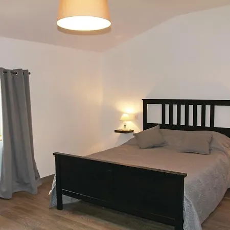 Дом отдыха 3 Bedroom Beautiful In Les Fontaines *